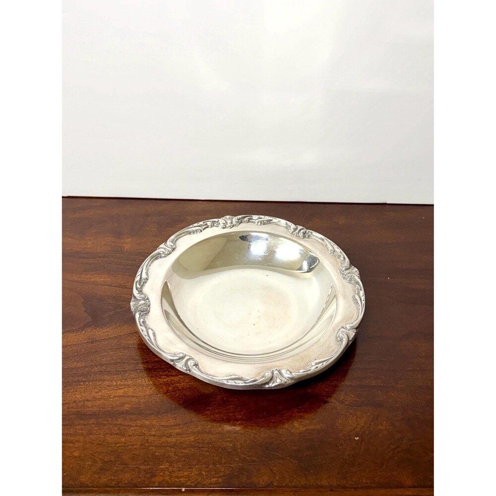 Vintage Wm. Rogers Silverplate Bowl 7.5” Ornate Floral Rim Dish